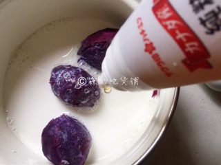 4、紫薯奶昔,蜂蜜。