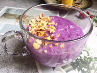 8、紫薯奶昔,早上做早餐、下午当作小点心补充点能量，都是不错滴。