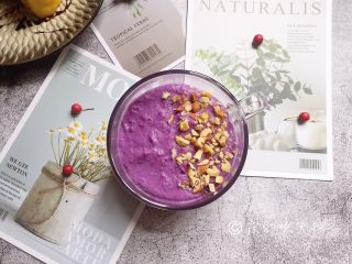 11、紫薯奶昔,完成。