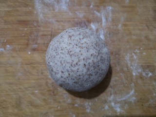 14、彩虹馒头,收口朝下放置一旁再次醒发15-20分钟。