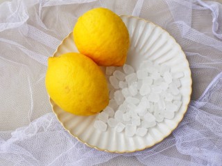 1、柠檬膏,准备好所有食材。
