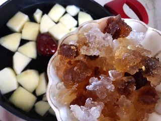 9、百变水果@苹果红枣桃胶美人羹,下桃胶