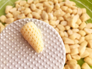 22、炒猫耳朵,一个漂亮的猫耳朵就做好了