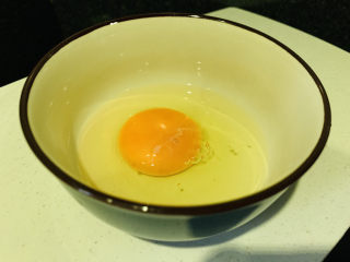 7、白玉菇鸡蛋汤,打碗里