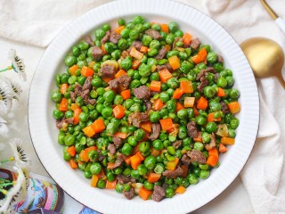 19、营养美味的豌豆炒牛肉,好吃到停不下来。