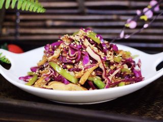 13、凉拌紫甘蓝香干,吃上一口爽歪歪。