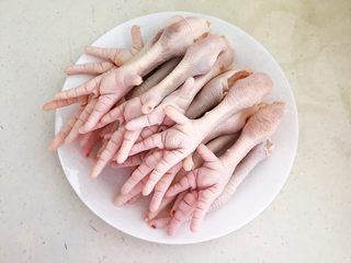 17、私房菜  密制酸辣鸡爪,逐一切掉指甲的利爪