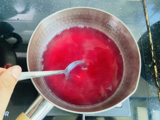 6、????秋天的第一杯火龙果撞燕麦奶‼️,煮沸搅拌至融化即可