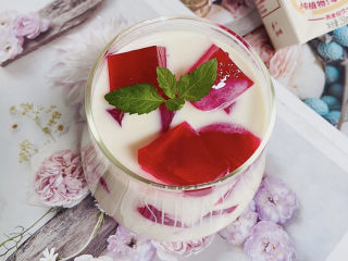 12、????秋天的第一杯火龙果撞燕麦奶‼️,秋天的第一杯火龙果撞燕麦奶,今天你喝了吗?