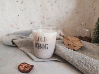 12、芋泥波波茶,加入煮好的芋圆，再倒入150g的牛奶，一杯芋泥波波茶就做好啦，这样的波波茶，可以做两杯