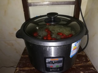 12、女人养颜美容的圣品，银耳桃胶红枣羹,电饭锅煮饭功能煮2个小时左右