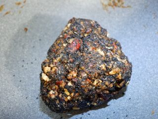 16、阿胶糕固元膏,用力搅拌均匀