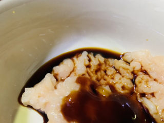 7、白菜包肉,1勺酱油