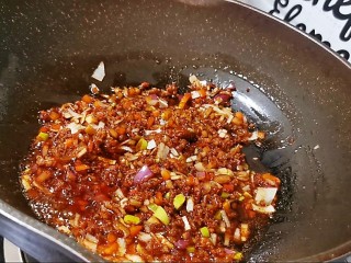 19、肉末蒸茄子,快速翻炒均匀