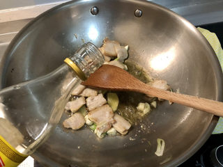 21、海参烧豆腐➕海参娃娃菜烧豆腐,淋一茶匙料酒煸炒去腥