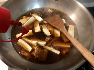 26、海参烧豆腐➕海参娃娃菜烧豆腐,一茶匙蚝油