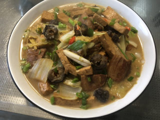 38、海参烧豆腐➕海参娃娃菜烧豆腐,最后撒上葱末即可