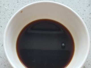 8、红糖麻糍,将红糖融化