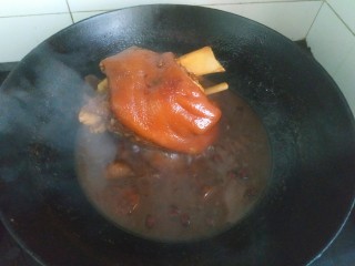 14、东坡肘子,汤汁粘稠，关火出锅