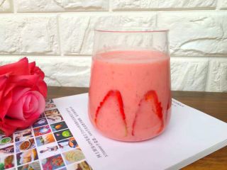 7、草莓酸奶,成品图一