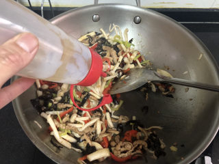 31、白玉菇炒肉,一茶匙耗油