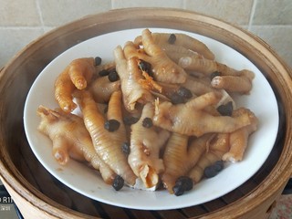 11、香芋豆豉蒸凤爪,开水上锅蒸20到30分钟左右，根据自己喜欢的软烂程度
