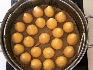 12、玉米面窝窝头,冷水上锅