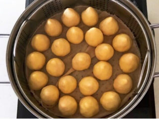 13、玉米面窝窝头,水开后蒸10分钟，关火后焖2分钟即可