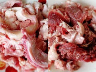 1、筋头巴脑锅,把两种食材冷水泡半小时，洗干净。