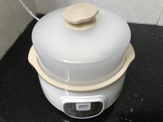 8、花胶红豆炖牛奶～美容养生甜品,加上密封盖子