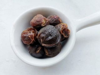 5、桂圆鸡蛋汤,桂圆去核，