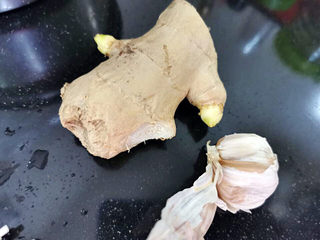 7、椒盐牛肉,姜、蒜