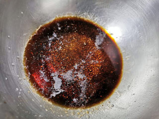 12、椒盐牛肉,牛肉腌料，生抽，蚝油，糖，胡椒粉，料酒