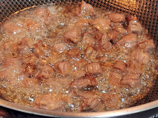 16、椒盐牛肉,炸酥表面