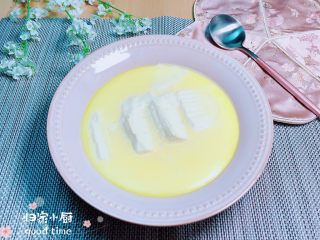 14、豆腐蒸蛋,Q弹嫩滑的豆腐蒸蛋就上桌了。