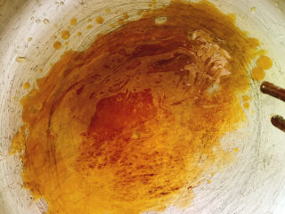 7、黄豆焖猪蹄,小火慢慢熬出糖色