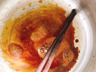 8、黄豆焖猪蹄,焦糖色就可以了