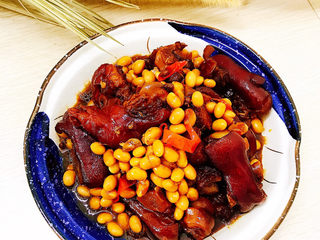 19、黄豆焖猪蹄,成品图