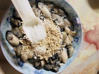 12、牡蛎豆腐汤,加入少量盐