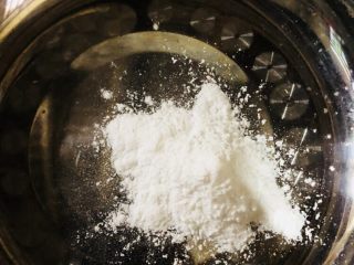 23、牡蛎豆腐汤,准备适量玉米淀粉