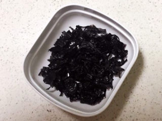 5、西红柿面疙瘩,紫菜撕成小块