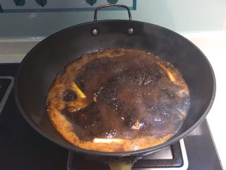 20、卤鸭爪,煮开后烧10分钟