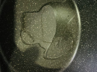 12、素炒白玉菇,锅加食用油