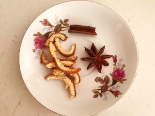 9、自制猪皮冻,桂皮,八角和陈皮