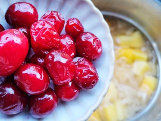 11、木瓜炖牛奶,蔓越莓煮开，