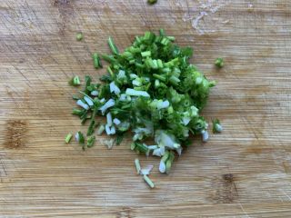 5、红烧萝卜,一些葱花