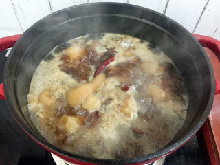 18、红烧肘子,大火烧开