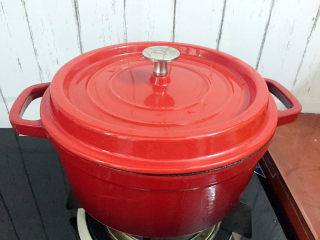 19、红烧肘子,转中小火炖煮一小时