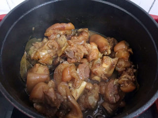 22、红烧肘子,转大火收汁即可