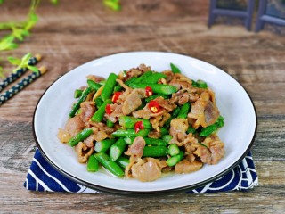 15、芦笋炒肉片,简单快手小炒,春天的味道。